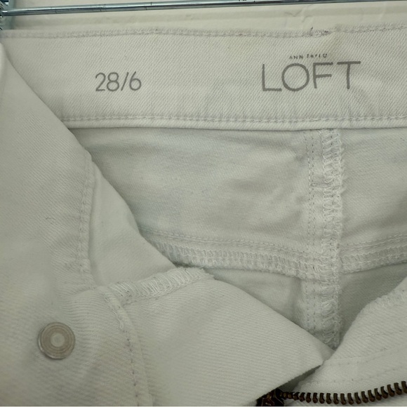 LOFT White Scalloped Hem Denim Shorts Size 6 (28) NWOT - Picture 5 of 5